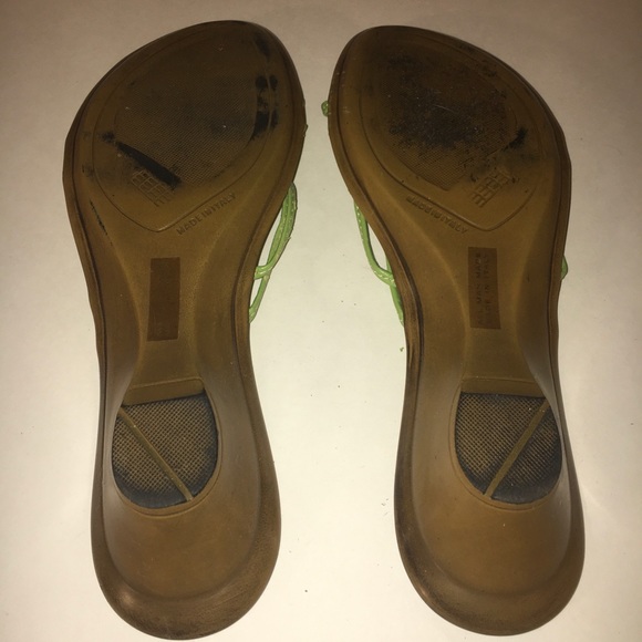 Fresh green Nine West sandals with matching shell detail - Picture 7 of 7